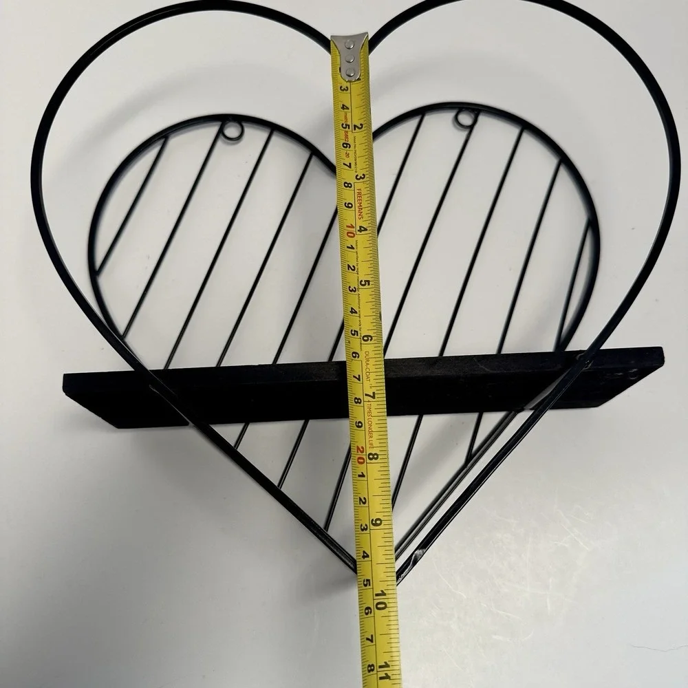 Black Metal Heart Shaped Floating Shelves‎ Set of 2 Wall Decor